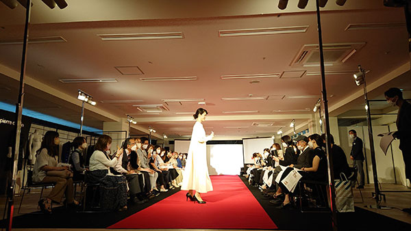 ラピーヌ 2022年 Autumn & Winter バイヤーさま向けのファッションショー