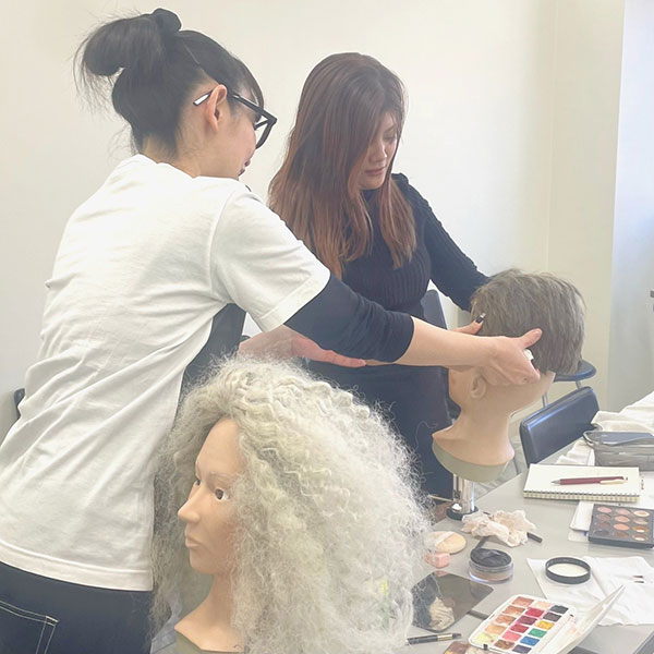 ヘアメイクプロフェッショナルコース エイジメイク・傷メイク