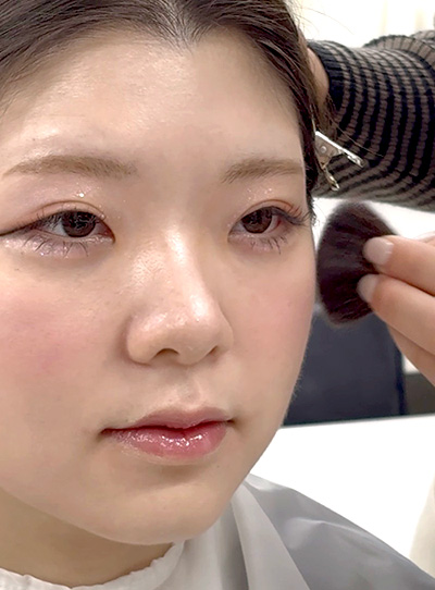 話題の韓国風メイクにトライ