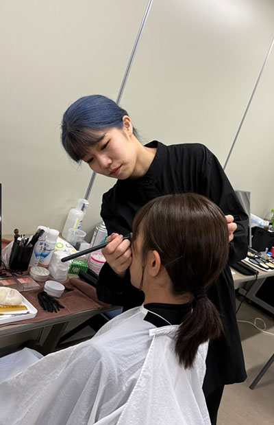 大学のリクルート用撮影・CM撮影のヘアメイクを担当